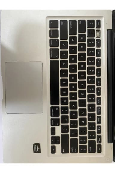 MACBOOK PRO A1706 İNTEL İ5 8 RAM 256SSD BATARYA 1-2 SAAT İNTEL İRİS GRAPHİCS 560 görseli