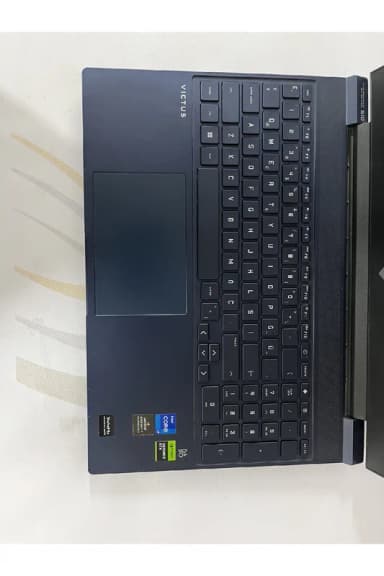 LAPTOP VİCTUS İ7 13. 16 RAM 1 TB SSD RTX 4050 BATARYA 1-2 Saat görseli