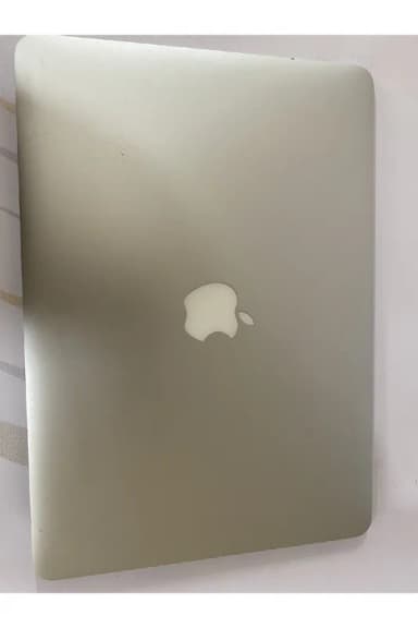 MACBOOK AİR A1466 İ5 5 4 GB 120 GB BATARYA 2 SAAT CİVARINDA görseli