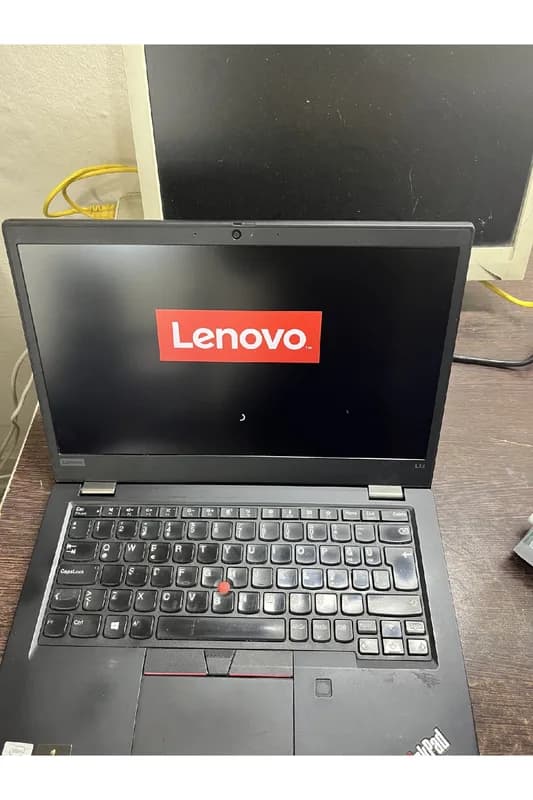 LAPTOP THİNKPAD İ7 10. 16 RAM 500 SSD İNTEL UHD GRAPHİCS BATARYA 2-3 saat civarında