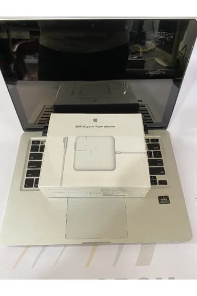 MACBOOK PRO A1706 İNTEL İ5 8 RAM 256SSD BATARYA 1-2 SAAT İNTEL İRİS GRAPHİCS 560 görseli