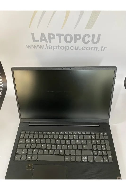 LAPTOP LENOVO i5 11 8 GB 500 GB M2